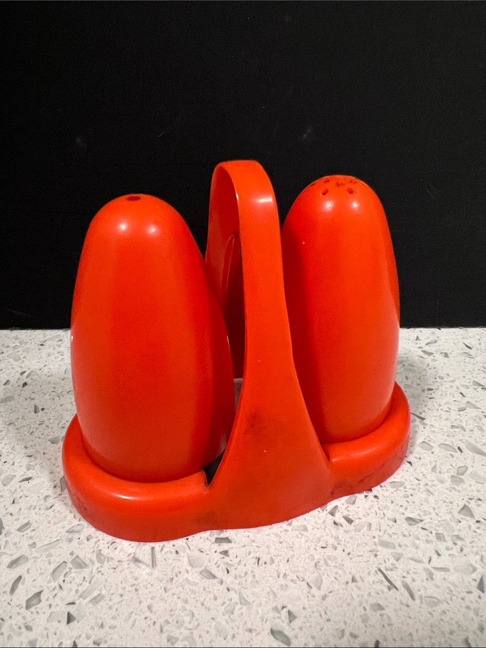 Vintage 1950s BEETLEWARE Red Plastic Condiment Salt & Pepper Set AH Woodfull